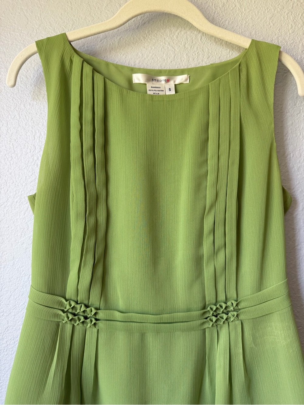 SOLD / Studio M Sleeveless Pleated Waist-Detail Peplum Blouse, EUC. Small - Picture 3 of 8